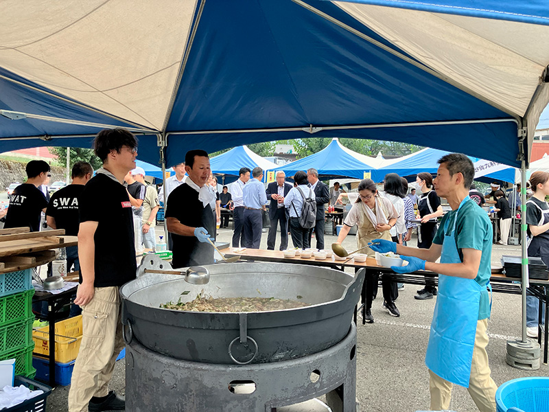 350食を振る舞いました